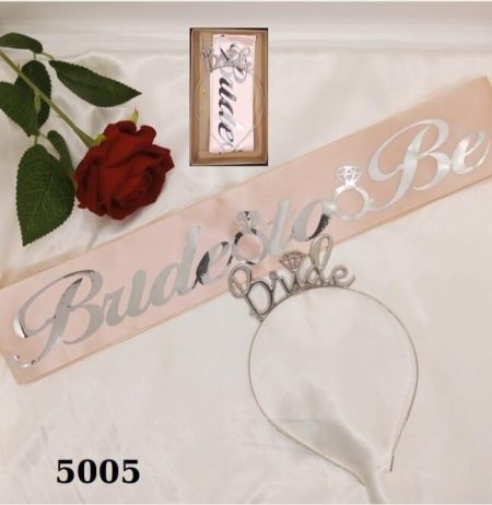 SET TAÇ METAL KUŞAK BRİDE PEMBE ZEMİN GÜMÜŞ YAZILI